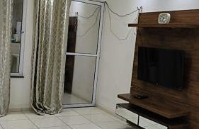 Garagem para 3 carros Morada Valentim é uma Casa dois quartos climatizada em Paracuru, 2 decks, piscina, portão automático, cerca elétrica com conforto e qualidade para você! - Foto 16