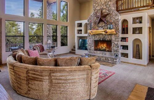 Torreon Family Cabin, Large Decks & Open Floorplan - Photo 1