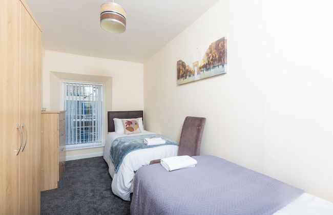 Sandfields House - Photo 5