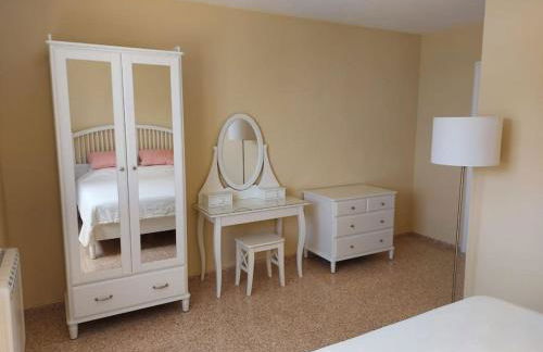 Sunny, spacious 3 bedroom apartment with seaview - L1 Red line stop PARADIS 2 min walk from rental - Photo 12