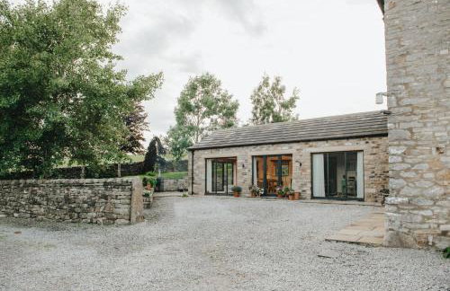 Peaceful Countryside Barn Conversion in the Yorkshire Dales by MCPI Hosting, Perfect for Couples, Small Families & Walkers - Photo 33