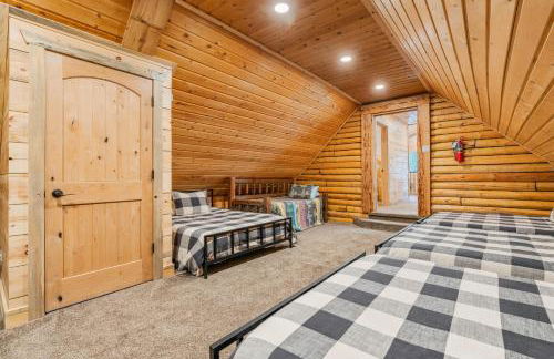 Rustic Retreat, Sleeps 20, Epic Game Room, Hot Tub, 20min to Yellowstone - Foto 37