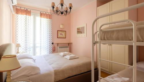 Portovenere a due passi dal mare / parcheggio privato, ampio appartamento fino a 8 persone - Foto 3, wardrobe, heating