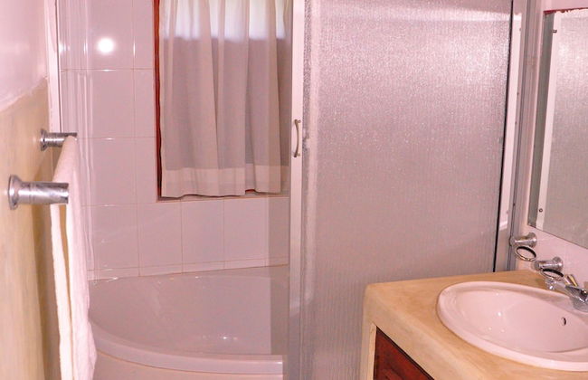 Serenity Lake Front Villa - Foto 40