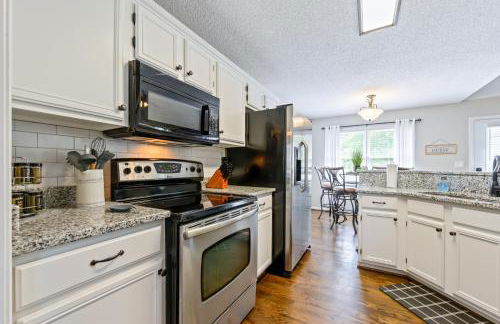 Fully Fenced & Stylish 3BR Near LakePoint Sports - Foto 12