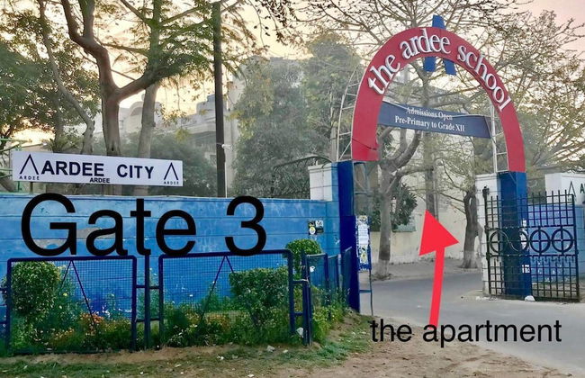 Security & Comfort 2 Bedroom Apartment in Gurugram - Foto 33