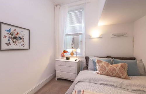 Lovely main door 1 bedroom holiday flat with patio - Foto 2