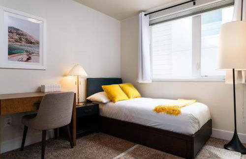 Lux Townhome With Parking and Rooftop Putting Green - Foto 8