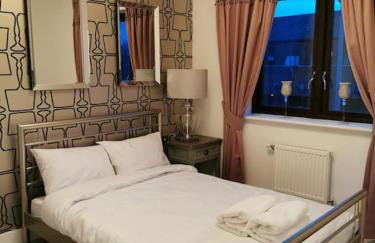 Riverside Cockatoo's Cottage Charming 3 Bed Retreat for up to 10 Guests - Foto 2