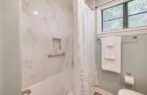 Winston-Salem Home on 2 Acres - Spacious Deck! - Foto 15