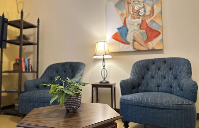 2 Bedroom Downtown Apt City Views Park Walk - Photo 4