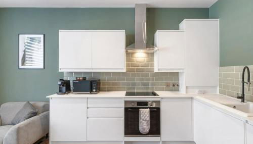 Stylish Apartment with Parking 2 Mins to Seafront - Foto 3