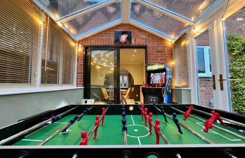 Sleeps 8-10 Cotswold Home with Hot Tub & Parking - Foto 43