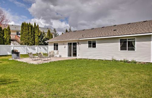 Cozy Getaway with Yard and Patio 4 Mi to Hayden Lake! - Foto 3