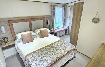 Hot Tub Lodge Cornwall - Meadow Lakes Holiday Park - Foto 7