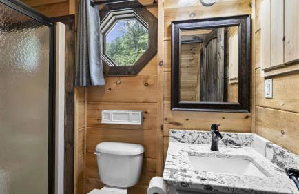 Waterfront 1-acre Private Dock, Hot Tub, Firepit Bankhead Lodge by Avantstay - Foto 72