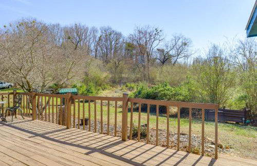Large Deck: Luxe 6-Acre Retreat in Dahlonega! - Photo 28