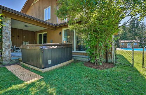 Family Winter Retreat with Hot Tub 14 Mi to Slopes! - Foto 39