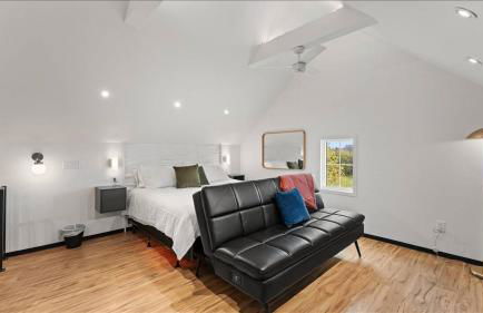 1B Luxury European Barndo FARM STAY Wedding Venue - Foto 37