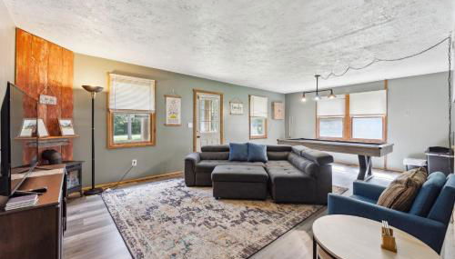 8BR 5BA Huge Dog Friendly Log Cabin near Wisconsin Dells and Lake sleeps 25plus - Foto 5