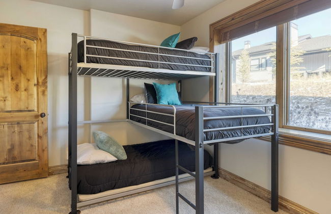 Blue Skies Lakeside Family-friendly Getaway w/ Hot Tub & BBQ - Foto 17