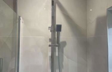 The Crescent-Modern Coastal Home - Foto 9