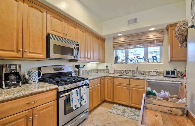 South Pacific Walk to Beach! - Foto 10