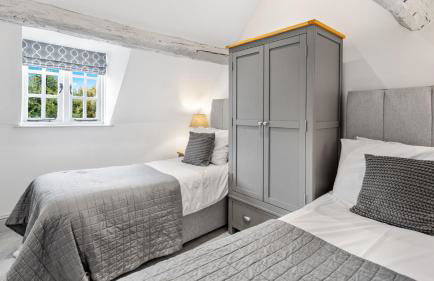 Vine Cottage - Photo 3