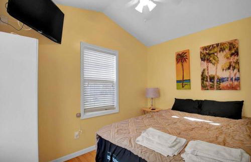 Surf City 2BR Model Home with Pool and Boat Ramp Access - Foto 6