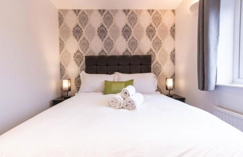 Charming Home in Bromsgrove - Perfect for Groups - Foto 16