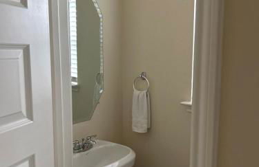 Sleeps 8 comfortably! Super location! - Foto 6