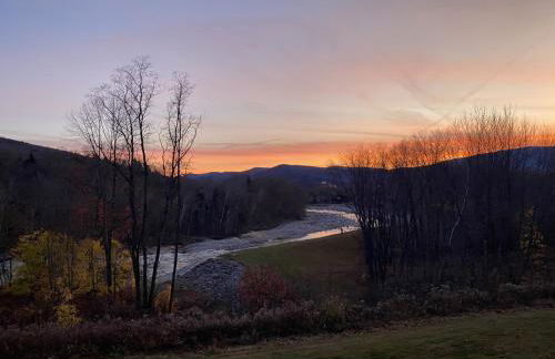 COZY LOON MOUNTAIN ESCAPE - Free shuttle, Pool, Hot tub, River&Mnt Views - Foto 13