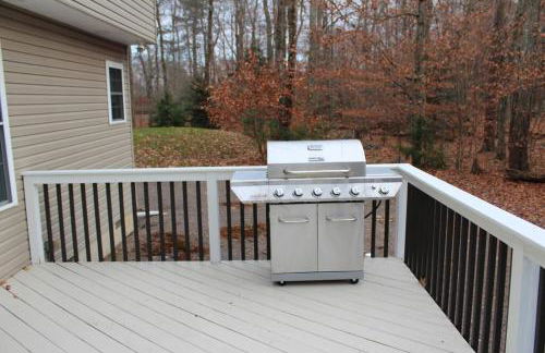 Luxury 4 bedroom house in Pocono Mountains with Hottub in Golf Course Near Lake - Foto 46