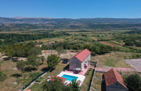 3 Bedroom Cozy Home In Hrvace - Foto 12