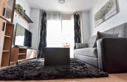 New Premium Apartment - Free Parking & Pools - Photo 11