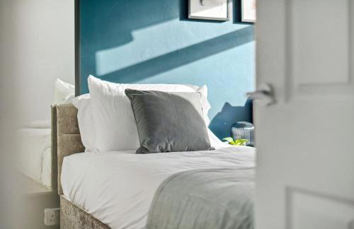 Cosy 3 Bedroom with Free Parking, Garden and Smart TV with Netflix by Yoko Property - Foto 12