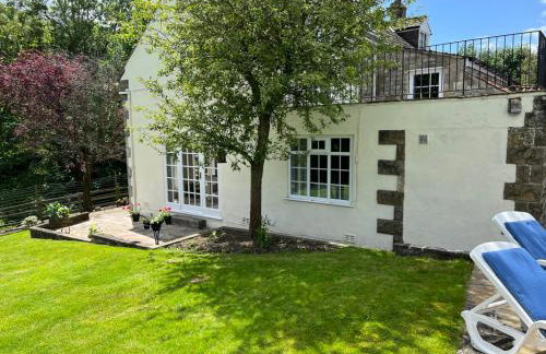 Richmond Hill Cottages, Exclusive 6 bedroom Farm House, Markington with heated pool - Photo 45