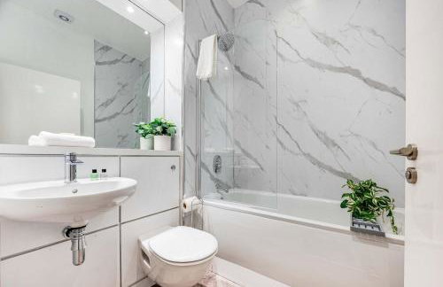 Ropewalks Retreat IV Sleeping 6 Guests with Parking and Balcony - Photo 5