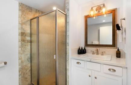 Oceanfront 2BR Rooftop Deck Beach Access Strand Way B - Photo 18