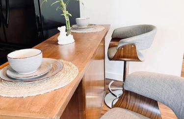 Zen Haus Garden Retreat, prime location, Luxe amenities - Photo 14