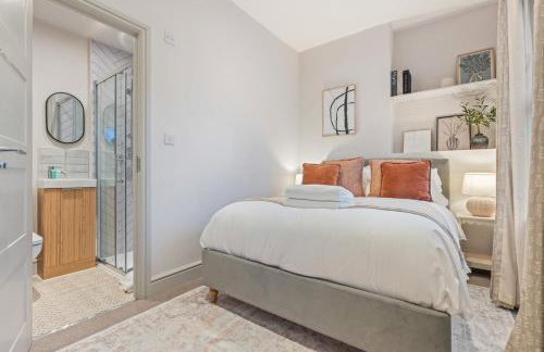 Chester Manor - 5 BR - Sleeps 10 - Free Parking - Foto 20