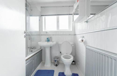 3BR House By Hyped Properties Short Term Rental Agency Birmingham Ideal For Contractors With Free Driveway Parking - Foto 7