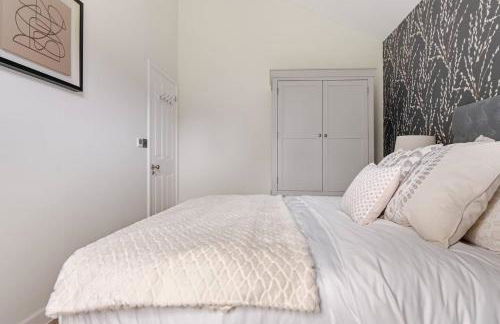 The Old Coach House - Hot Tub - Dorset - Photo 5