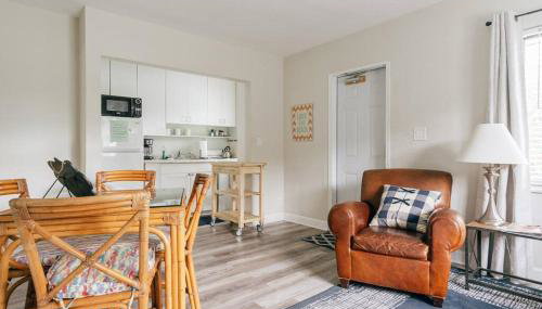 Only Two Blocks to Sand! 1st Floor Beach Hacienda - Foto 2