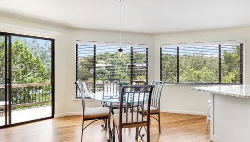 Lakefront Treehouse on Lake Travis Pool & Hot Tub - Foto 3