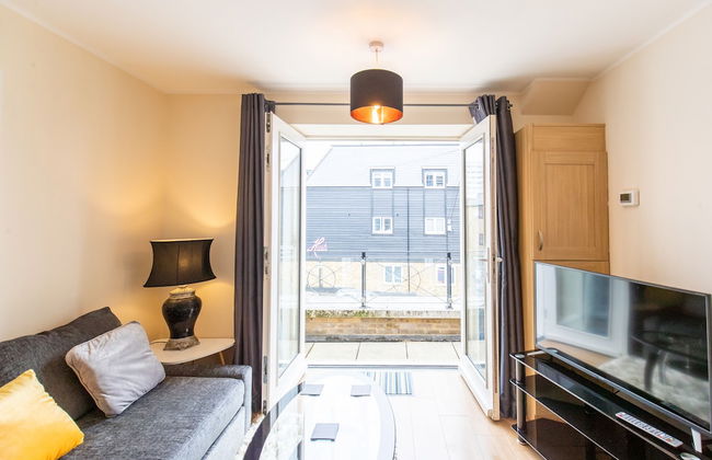 Velvet 1-bedroom Apartment With Balcony, Hoddesdon - Foto 32