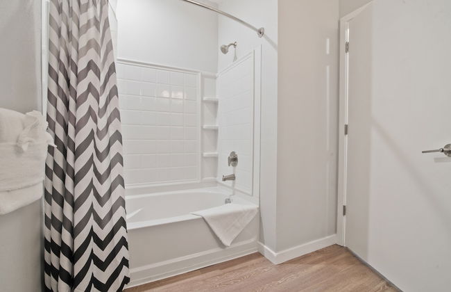 Global Luxury Suites in Menlo Park - Photo 29