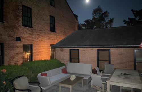 The Historic Jesse Buel Farmhouse w Heated Pool - Foto 33
