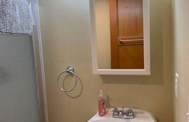 Cozy One Bed Suite in the Heart of Ballard - Foto 6