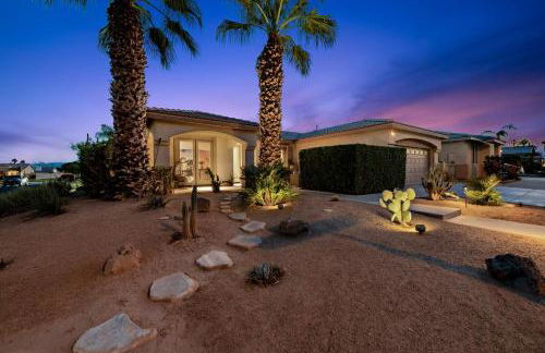 Casa Desert Muse with Heated Pool Spa Firepit Mini Golf and Games - Photo 42